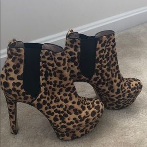 Spicy cheetah booties